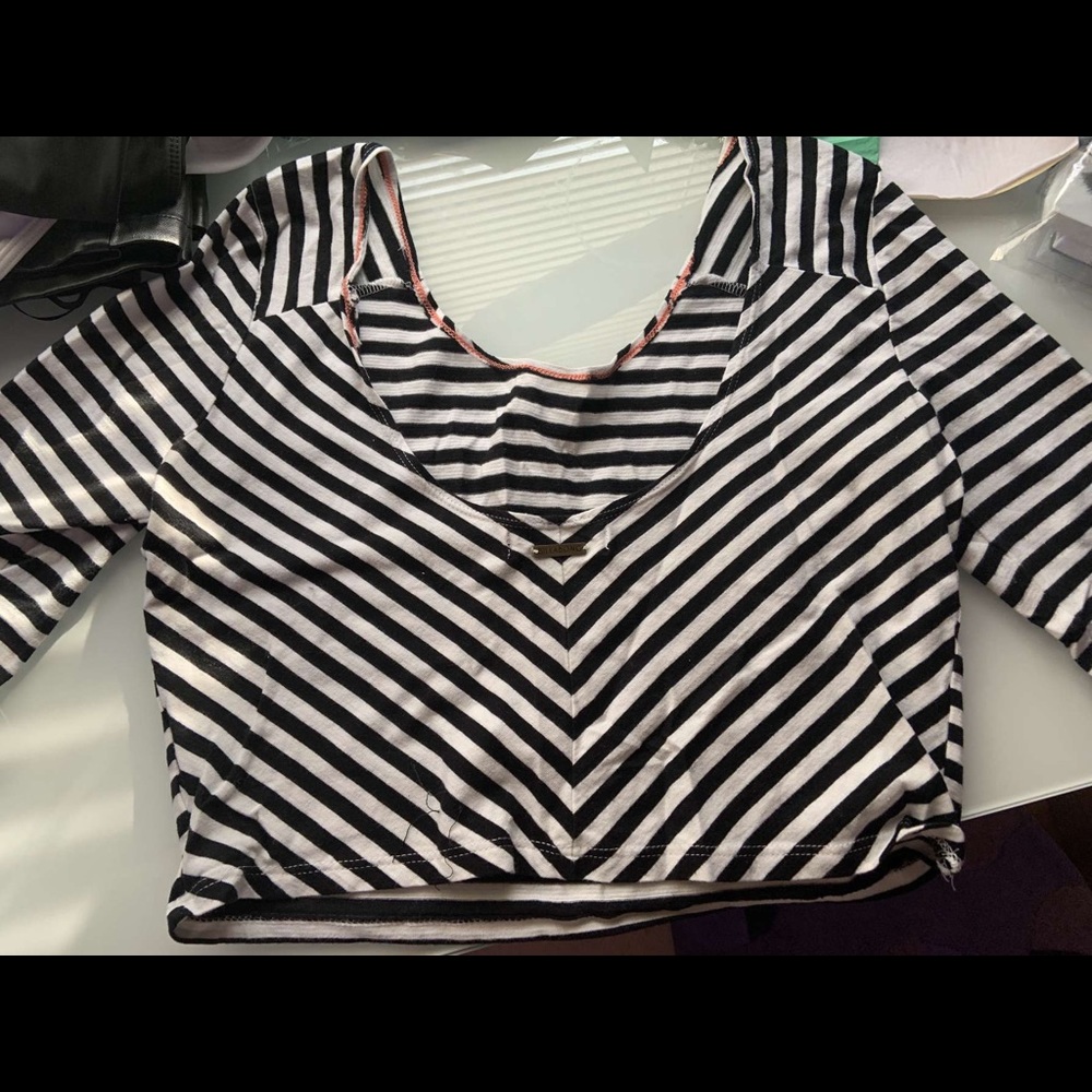 Billabong cropped t-shirt